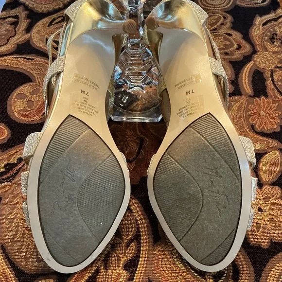 Marc Fisher Nala Mid Heel Gold Glitter Evening Sandals 3 1/4” Heel Size 7M - Picture 6 of 11